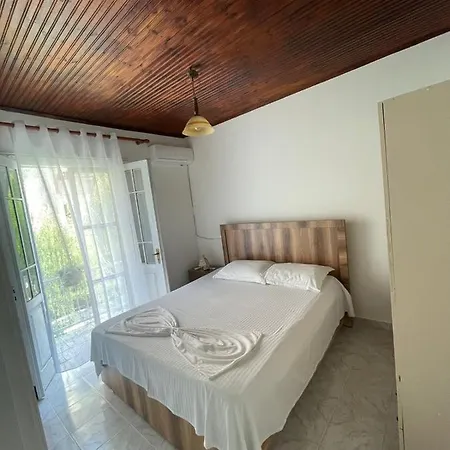 Hotel Vecchia Golem (Tirana)